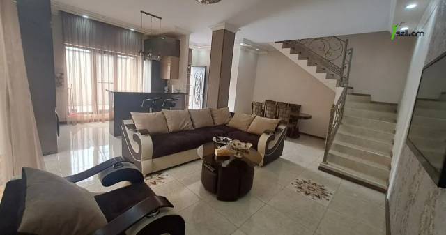 Երկու հարկանի քարե տուն Մայիսի 9-ի փողոցում Շենգավիթում, 150 քմ, 2 սանհանգույց, եվրովերանորոգված