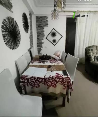 4 սենյականոց բնակարան Արաբկիրում, 88 ք.մ., 2 սանհանգույց, նախավերջին հարկ, մասնակի վերանորոգում