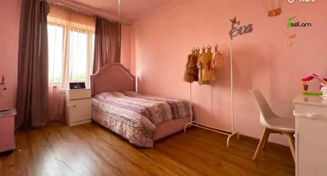 3 սենյականոց բնակարան Զաքարիա Քանաքեռցու փողոցում, 80 քմ, 5/9 հարկ, մի քանի պատշգամբ