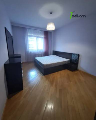 3 սենյականոց բնակարան նորակառույց շենքում Ռոստոմի փողոցում, 136 ք.մ., 2 սանհանգույց