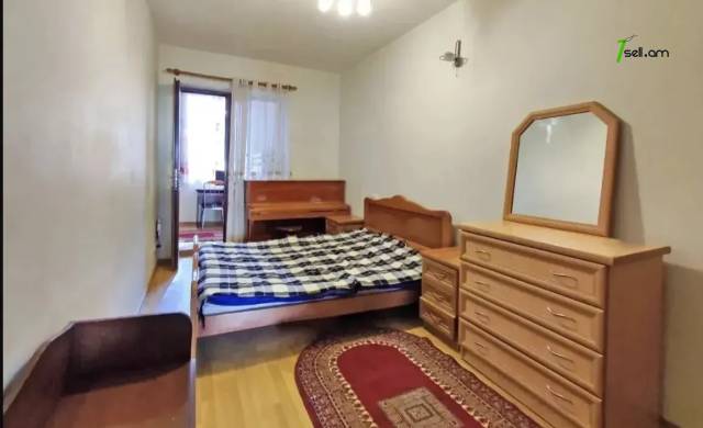 2 սենյականոց բնակարան Կոմիտասի պողոտայում, 57 քմ, նախավերջին հարկ, եվրովերանորոգված, քարե շենք