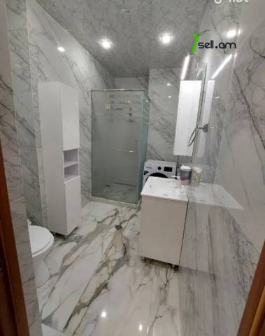 3 սենյականոց բնակարան նորակառույց շենքում Նիկողայոս Ադոնցի փողոցում, 60 ք.մ., բարձր առաստաղներ