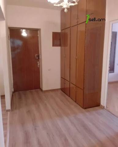 3 սենյականոց բնակարան Սարյանի փողոցում, 90 ք.մ., 4/8 հարկ, եվրովերանորոգված, քարե շենք