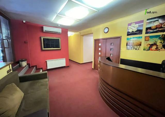 Բազմաֆունկցիոնալ գույք Վարդանանց փողոցում կենտրոնում, 300 քմ