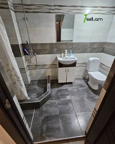 Երկու հարկանի քարե տուն Պարույր Սեվակի փողոցում Քասախում, 990 ք.մ., 2 սանհանգույց