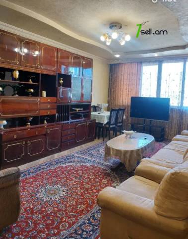 3 սենյականոց բնակարան Էրեբունու փողոցում, 90 ք.մ., կոսմետիկ վերանորոգում, քարե շենք