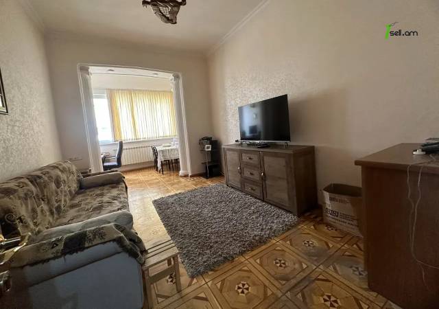 2 սենյականոց բնակարան Վարդանանց փողոցում, 62 ք.մ., բարձր առաստաղներ, 3/5 հարկ, կապիտալ վերանորոգված