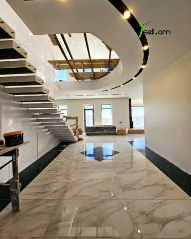Երկու հարկանի տուն Ամառանոցային փողոցում Ձորաղբյուրում, 2600 ք.մ., 3+ սանհանգույց