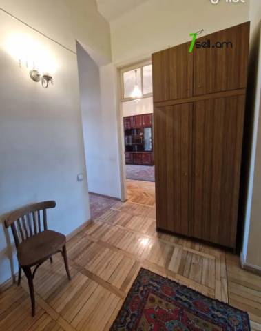 3 սենյականոց բնակարան Ազատության պողոտայում, 83 քմ, նախավերջին հարկ, բարձր առաստաղներ