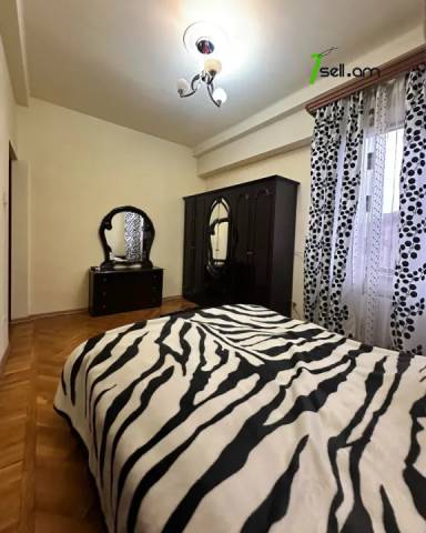 3 սենյականոց բնակարան Դերենիկ Դեմիրճյանի փողոցում, 70 քմ, 3/10 հարկ, կապիտալ վերանորոգված