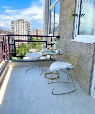 4 սենյականոց բնակարան նորակառույց շենքում Ռոստոմի փողոցում, 165 ք.մ., 3+ սանհանգույց