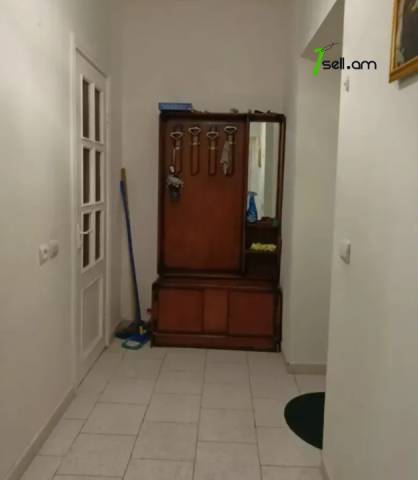 1 սենյականոց բնակարան Բագրատունյաց փողոցում, 45 ք.մ., կապիտալ վերանորոգված, քարե շենք