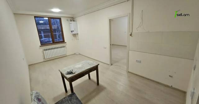 Երկու հարկանի քարե տուն Վահրամ Փափազյան փողոցում Արաբկիրում, 320 ք.մ., 2 սանհանգույց