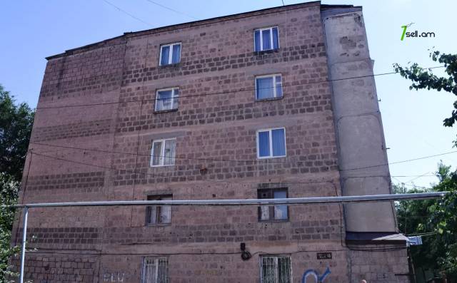 3 սենյականոց բնակարան Կամոյի փողոցում, 100 ք.մ., մասնակի վերանորոգում, քարե շենք