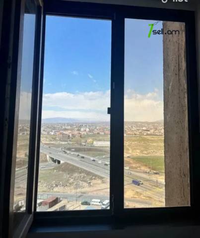 3 սենյականոց բնակարան, Նորաշեն թաղամաս, 80 քմ, 12/16 հարկ, 2 սանհանգույց, մի քանի պատշգամբ