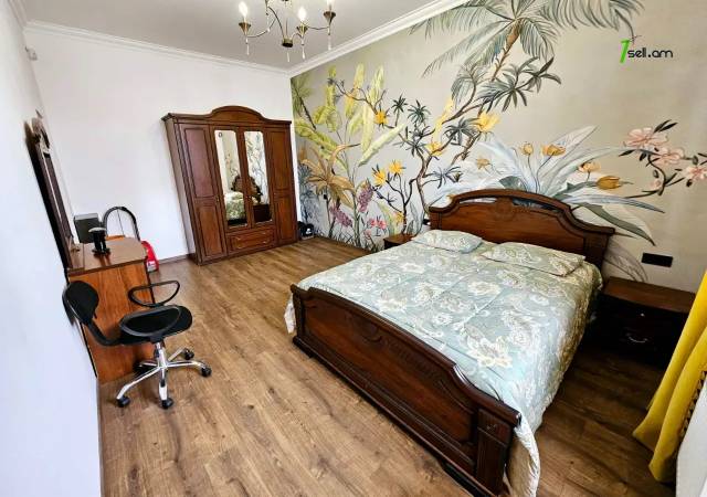 Երեք հարկանի քարե տուն Մելքումովի փողոցում Դավիթաշենում, 600 ք.մ., 3+ սանհանգույց, եվրովերանորոգված