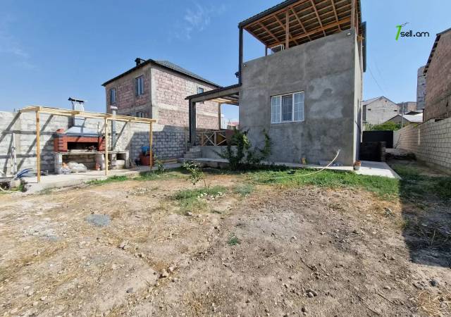 Երկու հարկանի քարե տուն Ավանում, 530 ք.մ., 2 սանհանգույց, կապիտալ վերանորոգված