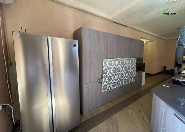 Երեք հարկանի տուն Արաբկիր 51-րդ փողոցում Արաբկիրում, 580 ք.մ., 3+ սանհանգույց