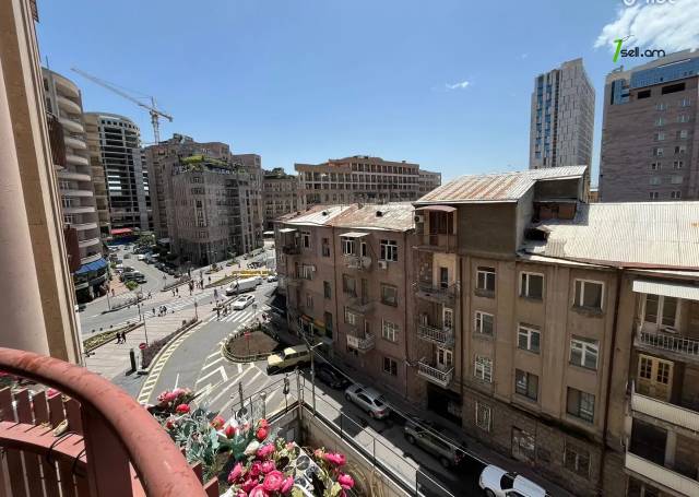 Ընդարձակ 4 սենյականոց բնակարան նորակառույց շենքում Հյուսիսային պողոտայում, 258 քմ, 5/8 հարկ