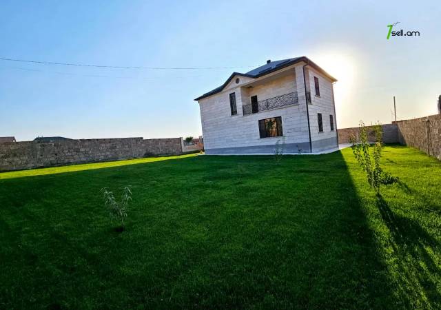 Երկու հարկանի քարե տուն, Գ-1 թաղամաս Աջափնյակում, 1080 ք.մ., 3+ սանհանգույց, կապիտալ վերանորոգված