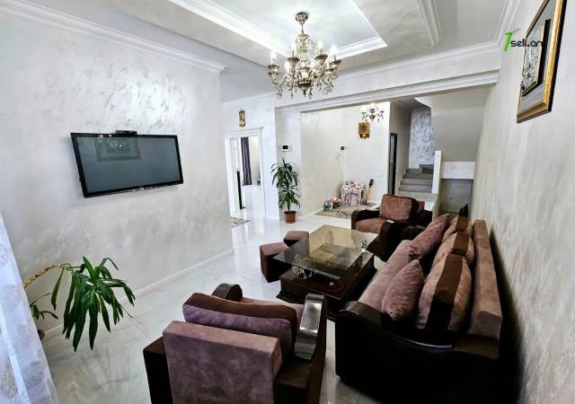 Երեք հարկանի տուն, Թումանյան թաղամաս Ավանում, 630 ք.մ., 3+ սանհանգույց, կապիտալ վերանորոգված