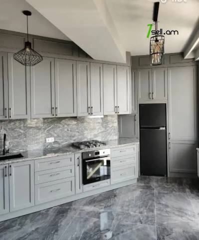 4 սենյականոց բնակարան նորակառույց շենքում Ձորափի փողոցում, 130 ք.մ., 2 սանհանգույց, բարձր առաստաղներ