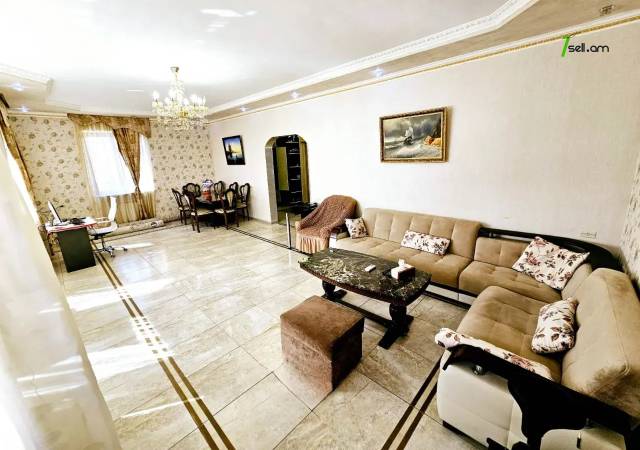 Երկու հարկանի տուն Մհեր Մկրտչյան փողոցում Ավանում, 1080 ք.մ., 3+ սանհանգույց, կապիտալ վերանորոգված