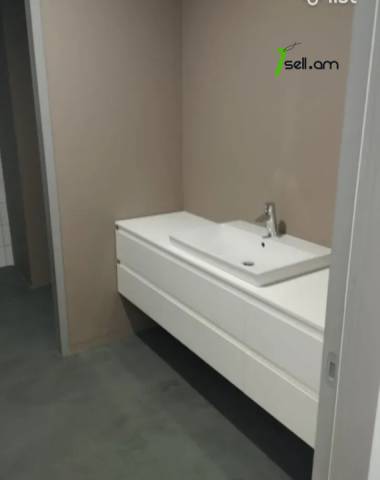 Բազմաֆունկցիոնալ գույք Սայաթ-Նովայի պողոտայում կենտրոնում, 87 ք.մ.