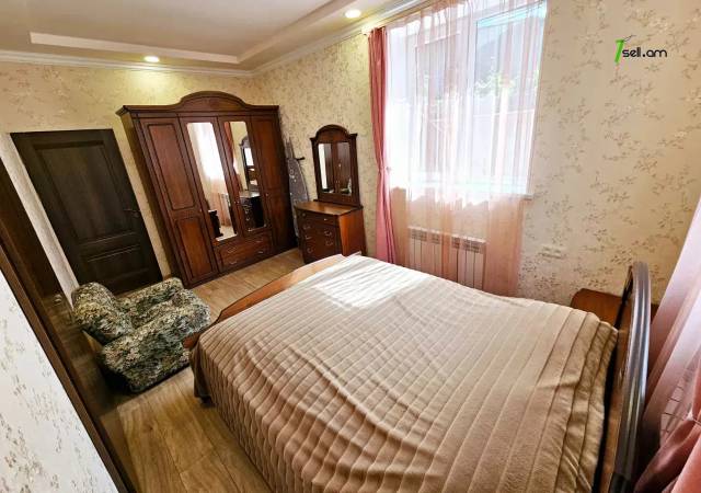 Երկու հարկանի քարե տուն Թավրիզյան փողոցում Արաբկիրում, 400 քմ, 2 սանհանգույց, կապիտալ վերանորոգված