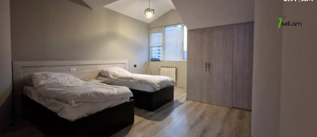 Ընդարձակ 5 սենյականոց բնակարան Մեսրոպ Մաշտոցի պողոտայում, 310 ք.մ., 2 սանհանգույց, բարձր առաստաղներ