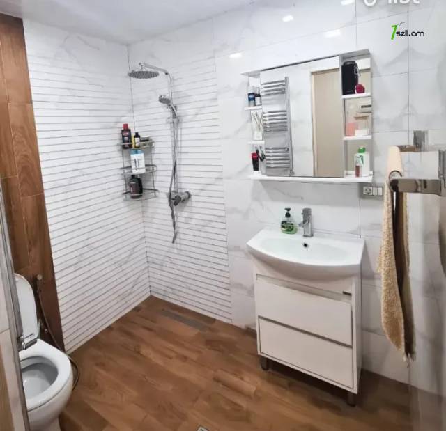 3 սենյականոց բնակարան Սարյան փողոցում, 92 ք.մ., 6/8 հարկ, 2 սանհանգույց, կապիտալ վերանորոգված