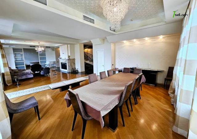 Երեք հարկանի տուն Արաբկիրում, 3200 ք.մ., 3+ սանհանգույց, մեծ հողամաս, կապիտալ վերանորոգված