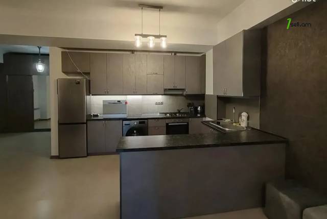 2 սենյականոց բնակարան նորակառույց շենքում Պարոնյան փողոցում, 77 ք.մ., 6/14 հարկ, բարձր առաստաղներ