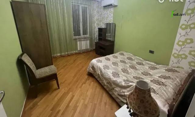 4 սենյականոց բնակարան Մաշտոցի պողոտայում, 133 ք.մ., 2 սանհանգույց, բարձր առաստաղներ