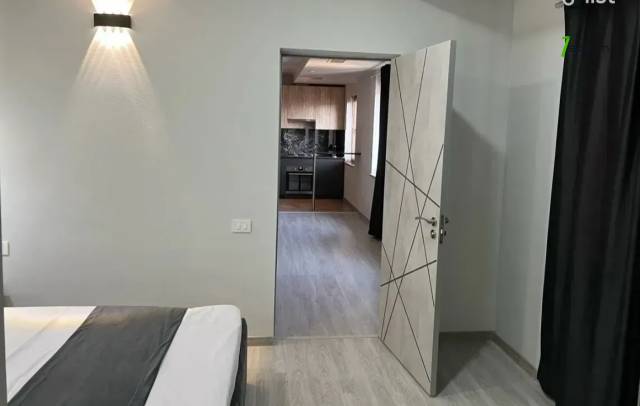 3 սենյականոց բնակարան նորակառույց շենքում Խաչատուր Աբովյանի փողոցում, 82 ք.մ., բարձր առաստաղներ