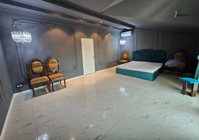 Երկու հարկանի քարե տուն Էրեբունու փողոցում Էրեբունիում, 500 ք.մ., 2 սանհանգույց