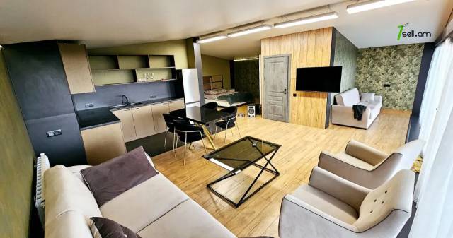 Երեք հարկանի քարե տուն Զաքարիա Քանաքեռցու փողոցում Քանաքեռ Զեյթունում, 250 քմ, 3+ սանհանգույց