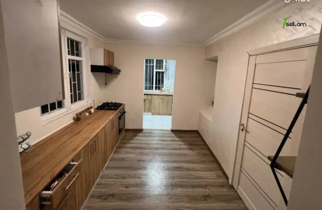 Մեկ հարկանի քարե տուն Գաջագործների 2-րդ փողոցում Արաբկիրում, 90 քմ, եվրովերանորոգված