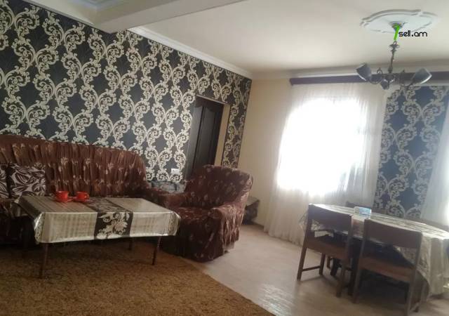 Մեկ հարկանի քարե տուն Ձորաղբյուրում, 1000 ք.մ., մասնակի վերանորոգում