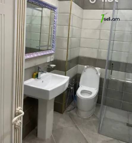 2 սենյականոց բնակարան նորակառույց շենքում Պարույր Սևակի փողոցում, 81 քմ, բարձր առաստաղներ