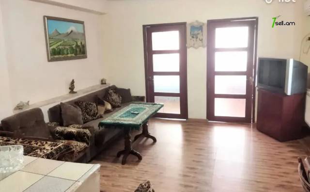 Երկու հարկանի քարե տուն, Khorenatsi St կենտրոնում, 150 քմ, 2 սանհանգույց, կապիտալ վերանորոգված