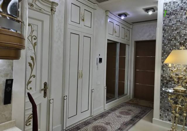 Ընդարձակ 3 սենյականոց բնակարան նորակառույց շենքում Արամի փողոցում, 180 ք.մ., 3+ սանհանգույց