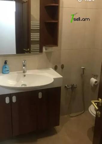 2 սենյականոց բնակարան նորակառույց շենքում Վիկտոր Համբարձումյանի փողոցում, 90 ք.մ., 2 սանհանգույց