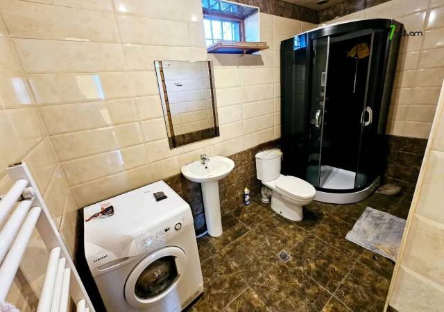 Երկու հարկանի քարե տուն, Նազարբեկյան թաղամաս Աջափնյակում, 740 ք.մ., 2 սանհանգույց