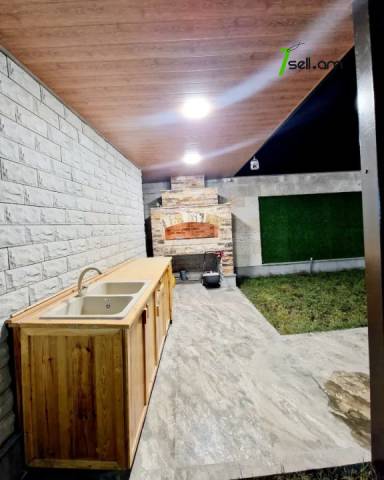 Երեք հարկանի թաունհաուզ, Դուրյան թաղամաս Ավանում, 330 քմ, 3+ սանհանգույց