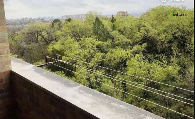 2 սենյականոց բնակարան նորակառույց շենքում Վահրամ Փափազյան փողոցում, 72 ք.մ., բարձր առաստաղներ