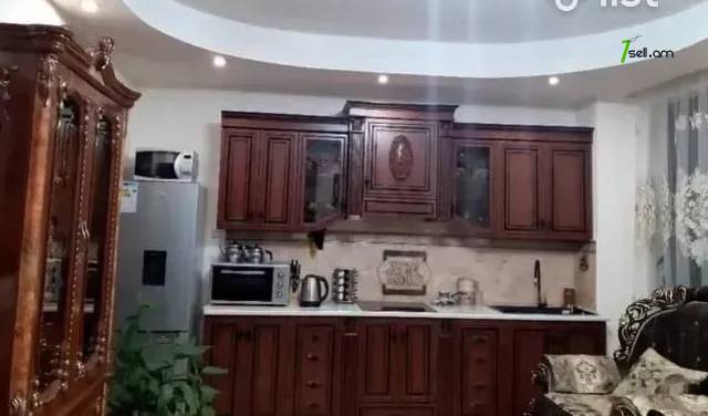 4 սենյականոց բնակարան Մելիք Մելիքյան փողոցում, 82 ք.մ., 2/4 հարկ, 2 սանհանգույց, բարձր առաստաղներ