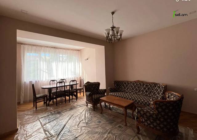 4 սենյականոց բնակարան Կոմիտասի պողոտայում, 110 քմ, նախավերջին հարկ, 2 սանհանգույց, բարձր առաստաղներ