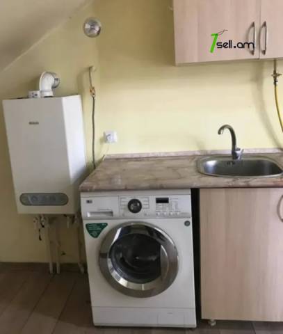 3 սենյականոց բնակարան Բաշինջաղյան փողոցում, 55 ք.մ., նախավերջին հարկ, կապիտալ վերանորոգված