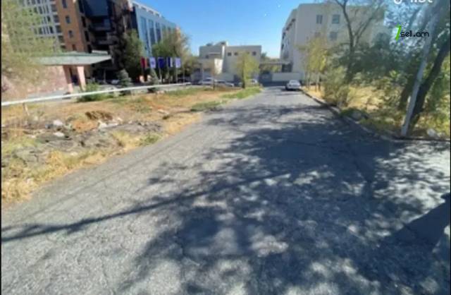 Հողատարածք հասարակական շինությունների համար Աբելյան փողոցում Աջափնյակում, 2770 ք.մ.